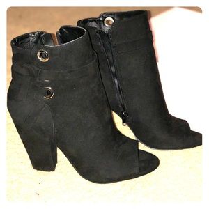 Black Peep Toe Block-Heeled Booties